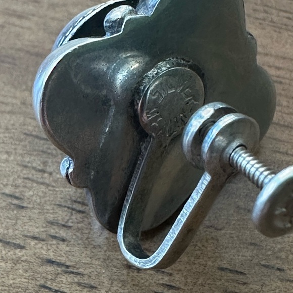 1940's Vintage Mexican Silver Earrings and Bracelet with Jade Cabochons - Picture 5 of 9